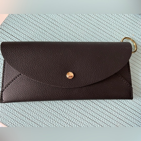 Lark & Ives women’s black envelope crossbody body bag wallet wristlet clutch - Picture 7 of 9